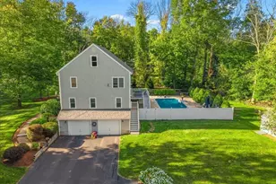 4 Brigg's Ln, Scituate, MA 02066 - Photo 2