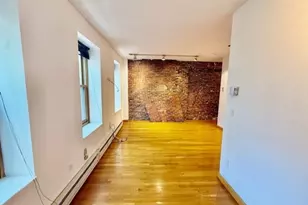 7 Thacher Ct, Boston, MA 02113 - Photo 4