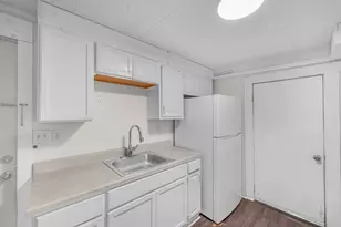 97 Pleasant St, Ware, MA 01082 - Photo 20