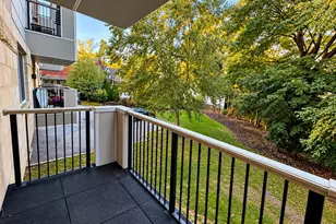 321 Hammond Pond Pkwy, Brookline, MA 02467 - Photo 14