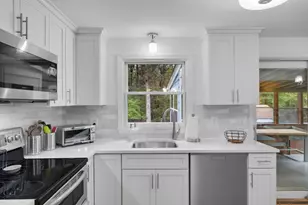 7 Garrison Dr, Plainville, MA 02762 - Photo 8