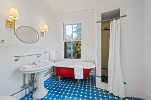 945 Beacon St, Newton, MA 02459 - Photo 28