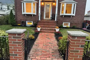5 Everett St, Boston, MA 02122 - Photo 2