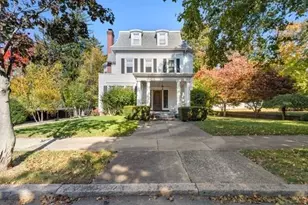 33 Yale Ave, Wakefield, MA 01880 - Photo 2