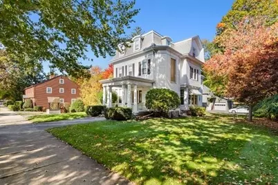 33 Yale Ave, Wakefield, MA 01880 - Photo 4