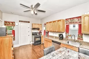 25 Barry St, Boston, MA 02125 - Photo 2