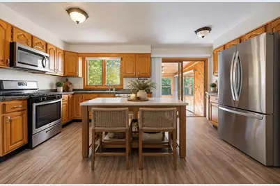 51 Robin, Somerset, MA 02726 - Photo 12