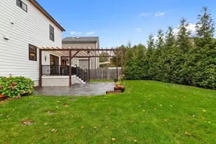 54 Pleasant St, Medford, MA 02155 - Photo 22