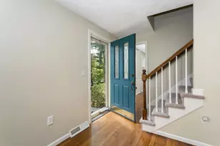 98 Miller St, Franklin, MA 02038 - Photo 2