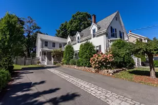 51 Phillips, Watertown, MA 02472 - Photo 2