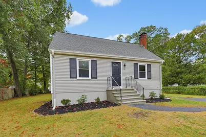 20 Overlook Dr, Bellingham, MA 02019 - Photo 1