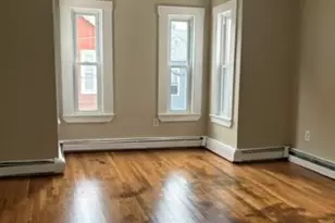 10 Rockdale Ave, Lowell, MA 01854 - Photo 8