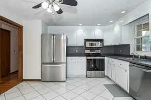 31 Towne Crest Dr, Stoneham, MA 02180 - Photo 16