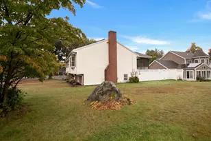 31 Towne Crest Dr, Stoneham, MA 02180 - Photo 4