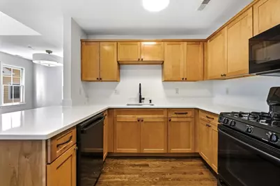 19 Russell Pl #19, Arlington, MA 02474 - Photo 6