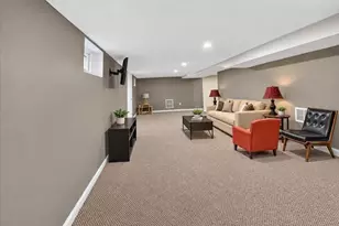 25 Ridgeway Cir, Springfield, MA 01118 - Photo 22