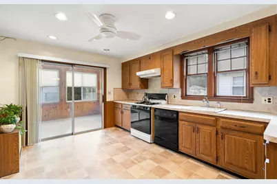 126 Belmont Street, Quincy, MA 02170 - Photo 10