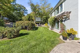 108 Kilby St, Hingham, MA 02043 - Photo 26