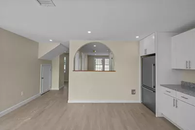 25 Lebanon St #D, Fall River, MA 02723 - Photo 4