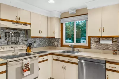37 Donna Dr, Plymouth, MA 02360 - Photo 10