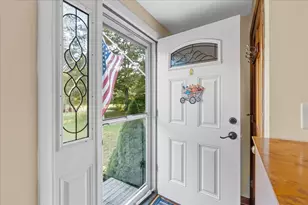 37 Donna Dr, Plymouth, MA 02360 - Photo 4