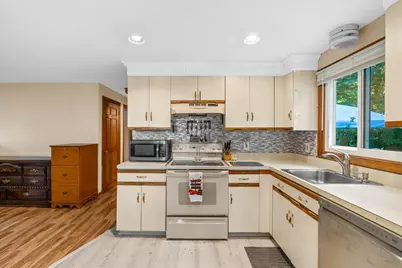 37 Donna Dr, Plymouth, MA 02360 - Photo 12