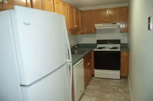 3 Pembroke Dr, Derry, NH 03038 - Photo 2