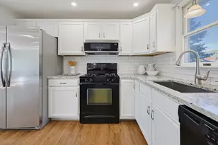 258 Dunbar St, Taunton, MA 02780 - Photo 10
