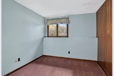 10 Roundwood Rd, Natick, MA 01760 - Photo 24