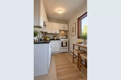 241 Highland Ave #3, Somerville, MA 02143 - Photo 2