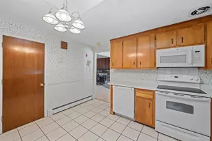 42 Pinebrook Ln, Holden, MA 01520 - Photo 10