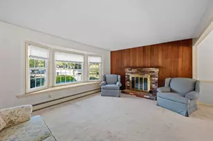 42 Pinebrook Ln, Holden, MA 01520 - Photo 4