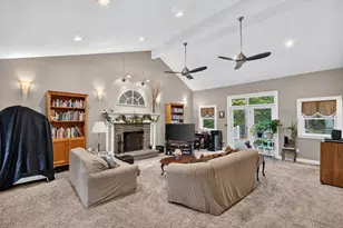 558 Spring St, Hanson, MA 02341 - Photo 4
