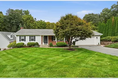 46 Stuart Pl, Westfield, MA 01085 - Photo 1