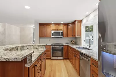 46 Stuart Pl, Westfield, MA 01085 - Photo 8