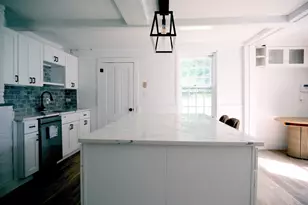 16 West St, Petersham, MA 01366 - Photo 4