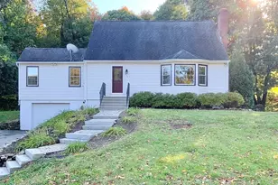 143 Highland St, Lunenburg, MA 01462 - Photo 2