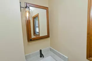 92 Truro St, Chicopee, MA 01013 - Photo 10