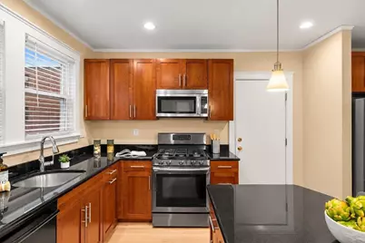 22 Centre St #3, Cambridge, MA 02139 - Photo 10