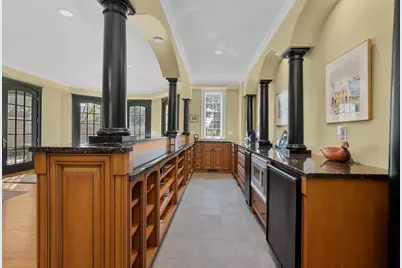 41 Shore Dr W, Mashpee, MA 02649 - Photo 10