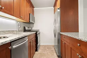2 Hawthorne Pl, Boston, MA 02114 - Photo 6