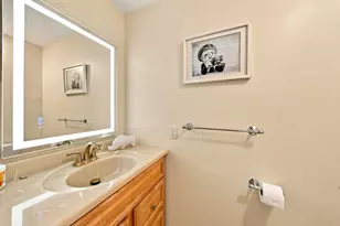 399 Pond St, Braintree, MA 02184 - Photo 10