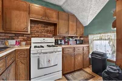 225 Haffards St, Fall River, MA 02723 - Photo 6
