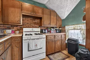 225 Haffards St, Fall River, MA 02723 - Photo 6