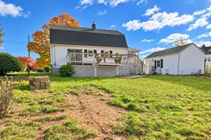11 Ashton St, Oxford, MA 01540 - Photo 2