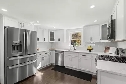 9 Essex Road, Sharon, MA 02067 - Photo 8
