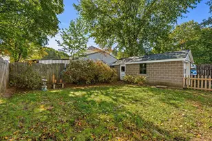 6 Hartford Ave W, Uxbridge, MA 01569 - Photo 28