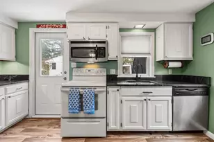 17 1/2 West Winkley St, Amesbury, MA 01913 - Photo 6
