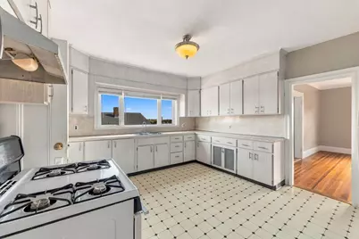 260 Metropolitan Ave, Boston, MA 02131 - Photo 12