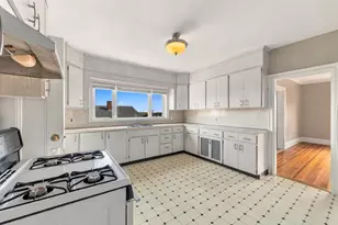 260 Metropolitan Ave, Boston, MA 02131 - Photo 12